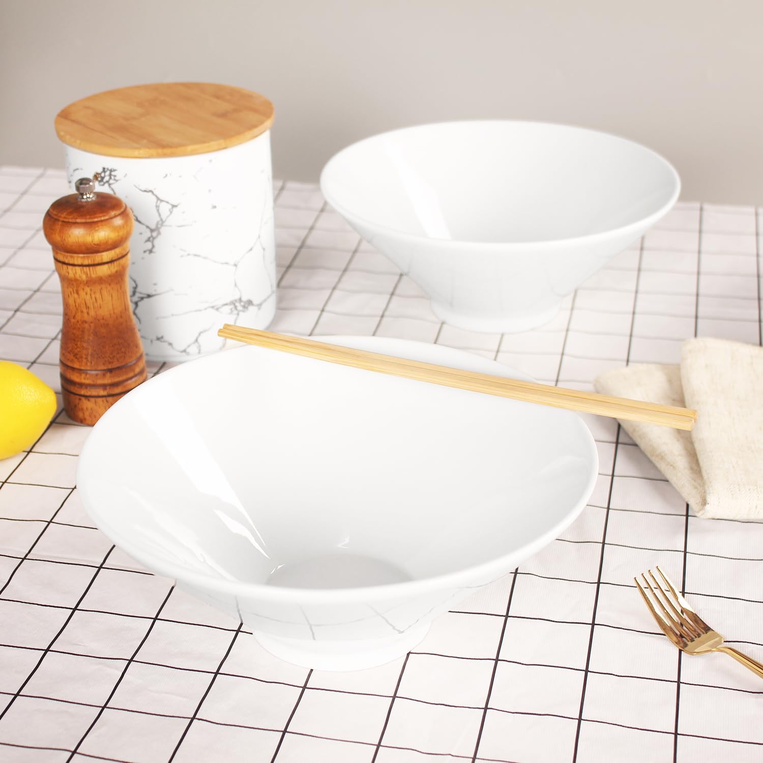 Japanese Style Ramen Bowls 30 oz, Ceramic Lamian Noodles Soup Bowls Set of 4, Large Soup Bowls for Salad, Pasta, Pho Thai Miso Udon Soup Noodles or Asian Food 8.9 Inch