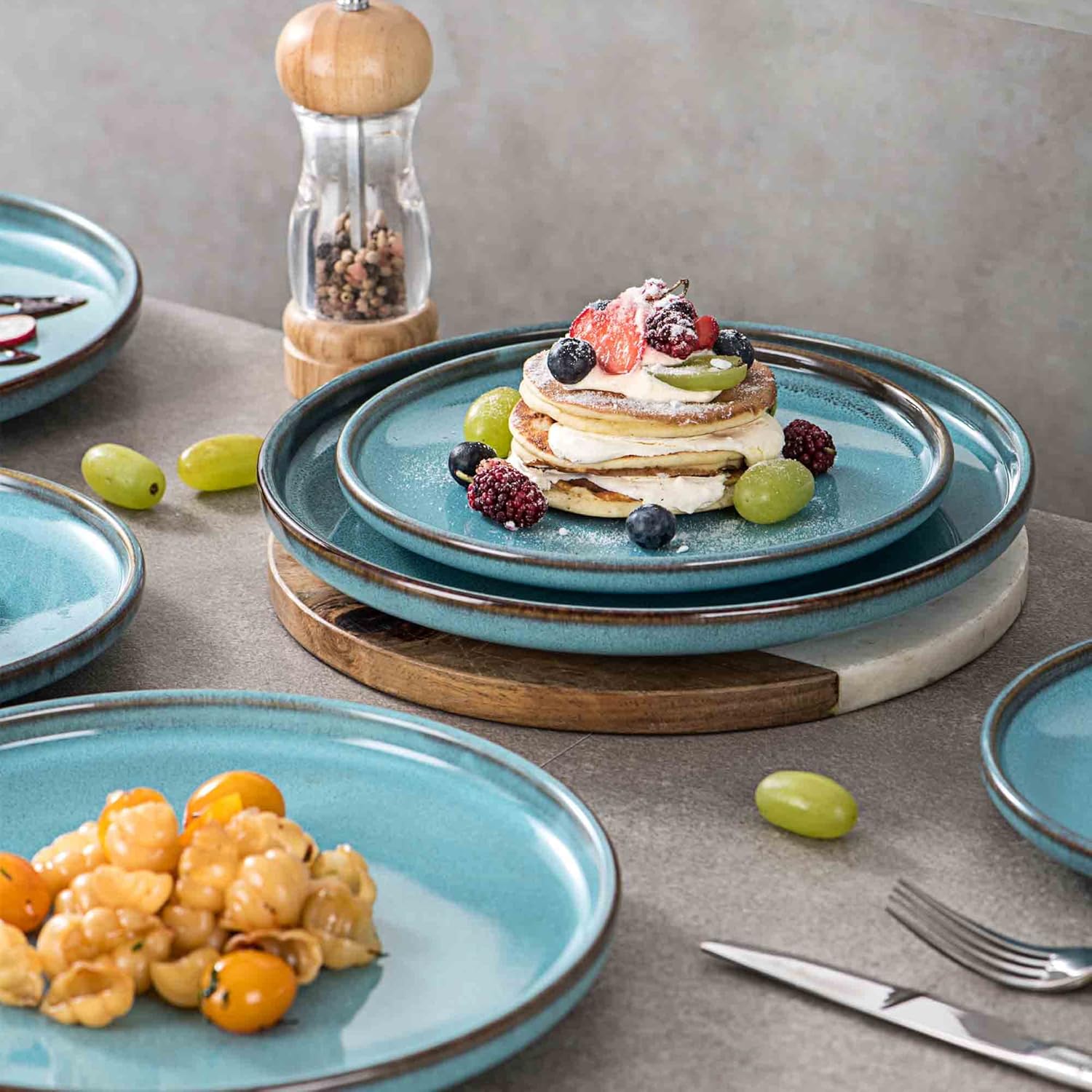 Henten Home Ceramic Dessert Plates, 8 Inch Porcelain Salad Plates Set of 4, Round Snack Plates for Kitchen, Cake Serving Stoneware Dishes, Reactive Glaze, Scratch Resistant (Aqua)
