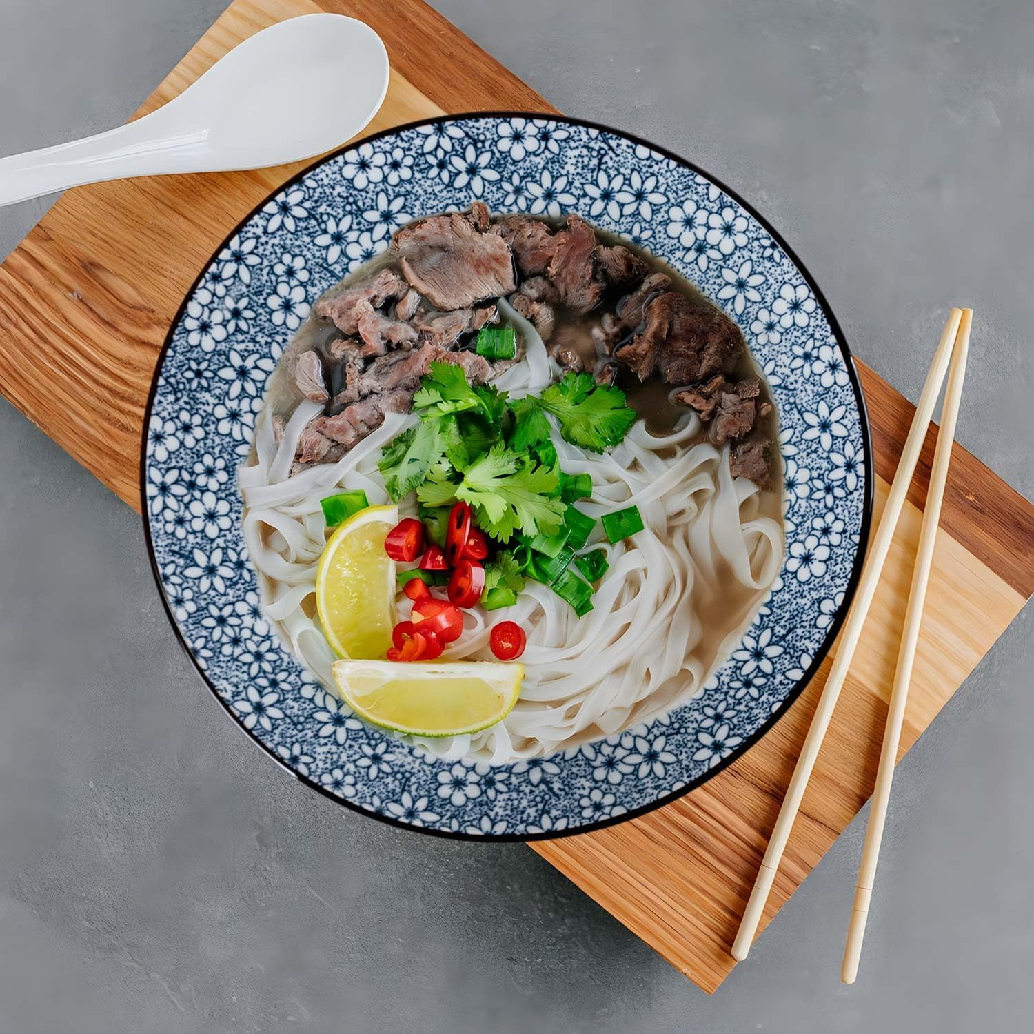 38 oz Japanese Ramen Bowls Set of 4, Large Pho Bowls, 8 Inch Ceramic Blue and White Soup Bowls, Floral Pattern