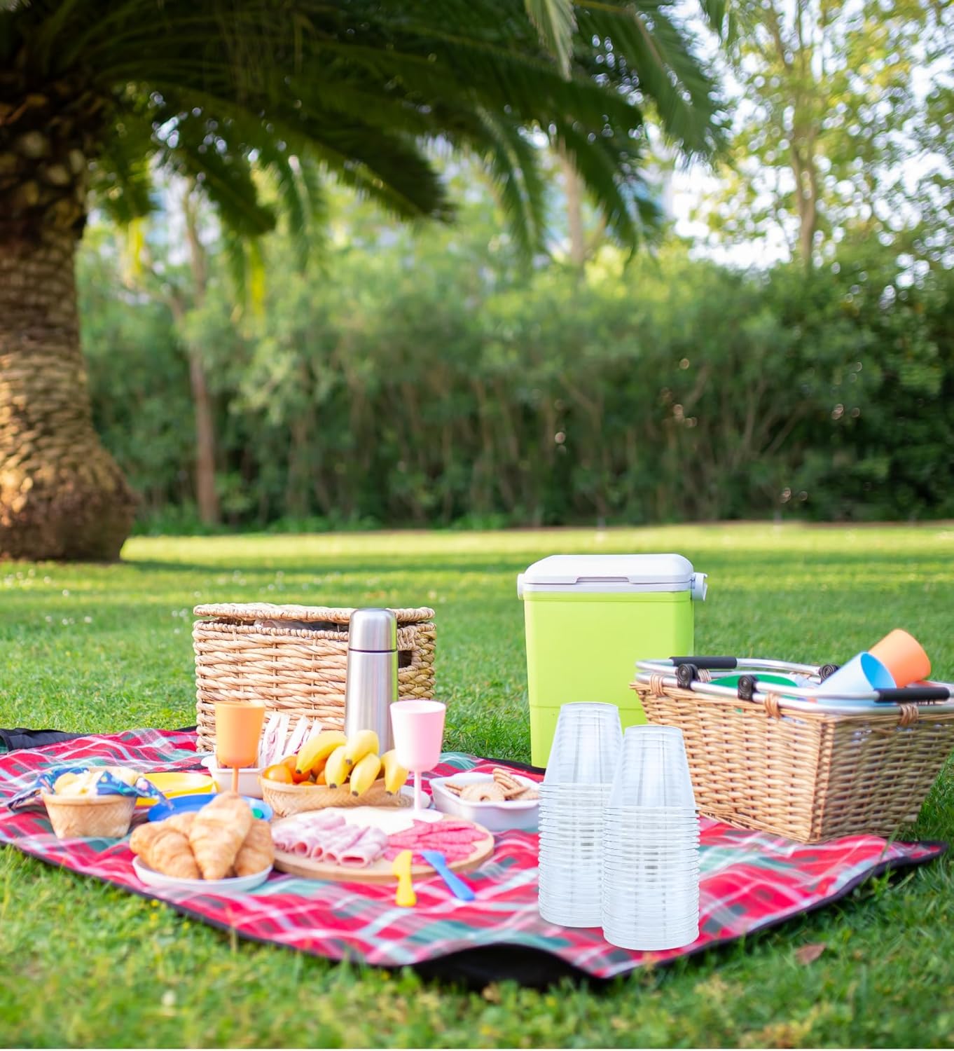 9 oz Clear Plastic Cups, 40 Pack 9oz Plastic Cocktail Party Cups, Disposable Wine Glasses Small Drinking Cup for Wedding, Punch Cup, Reusable Food Safe