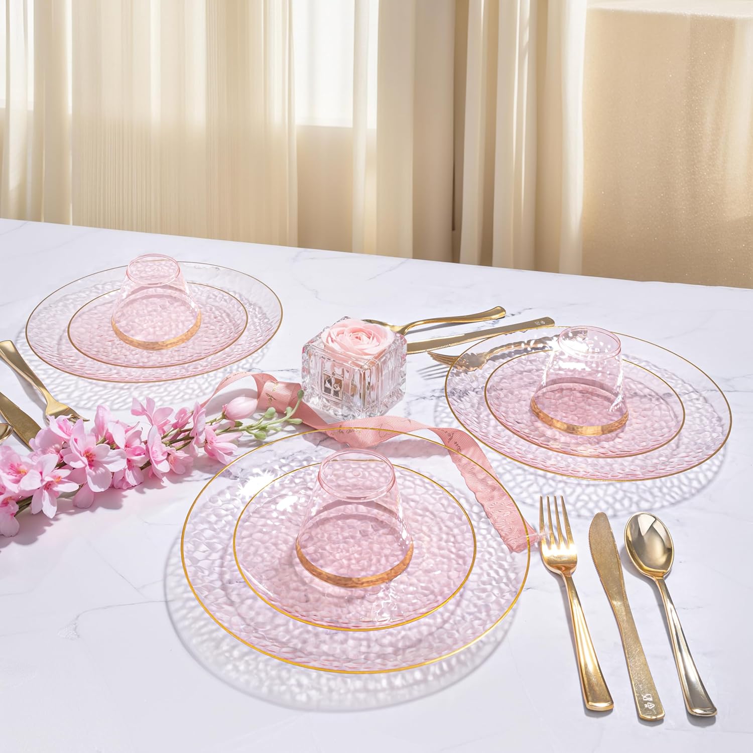 DaYammi 100 Pcs Pink Gold Dessert Plates hammered party plates, Pink Disposable Plates With Gold Rim, 7 Inch Dessert Platos Disposable, Plastic Appetizer Plates Perfect for Mother's Day