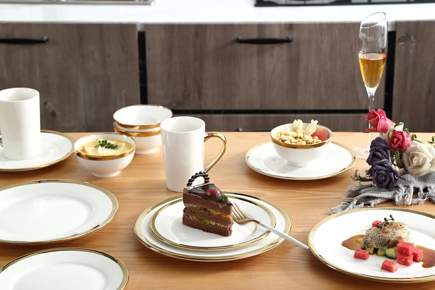 Dinner Plates, Set of 6, 8 inch,White Porcelain with Gold Trim，Appetizer Plates,Ceramic Round Dessert Serving Plates for Bread, Salad, Snack and Finger Food,Elegant Ceramic Dinner Plates