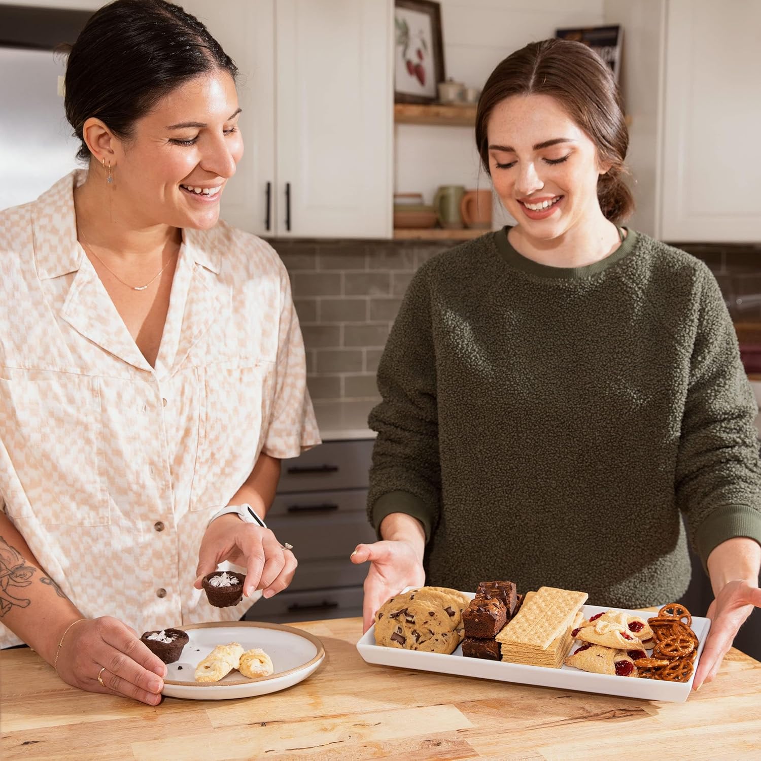 Rectangular Plastic Serving Plates, 13 x 4.6 Inch, Set of 4 for Party, Entertainment, Appetizers, Sushi, Desserts (White)
